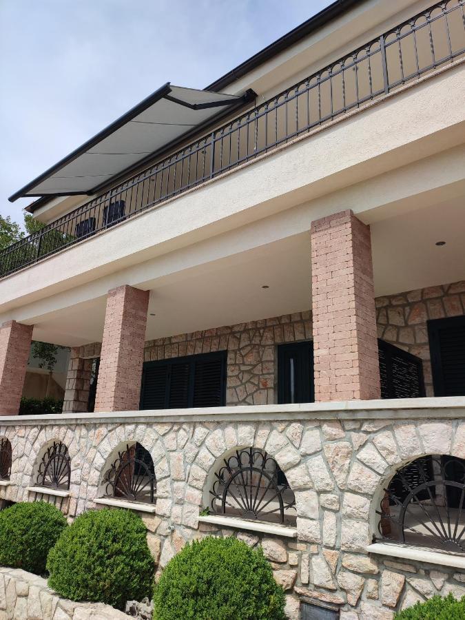 Biuk Apartments Novi Vinodolski Exterior foto