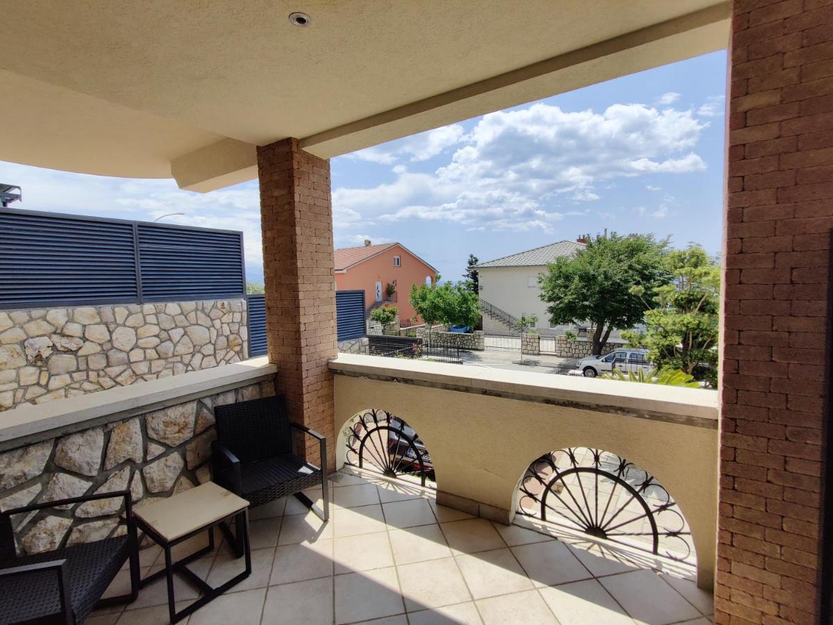 Biuk Apartments Novi Vinodolski Exterior foto